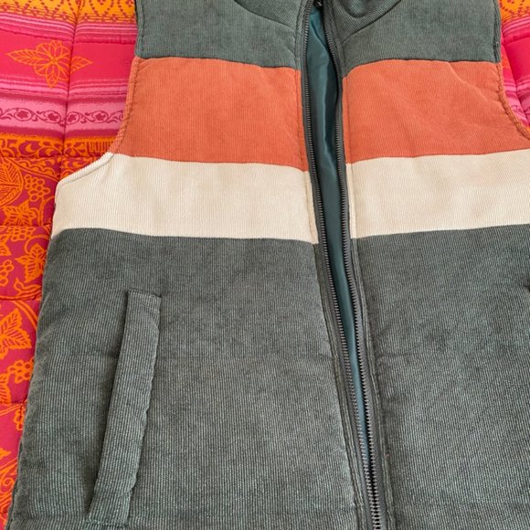 Green Vest - Picture 2 of 3